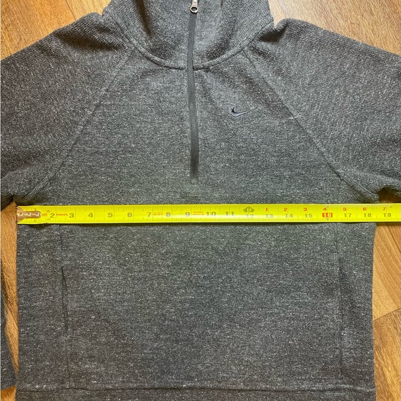 Nike Pullover - Picture 7 of 13